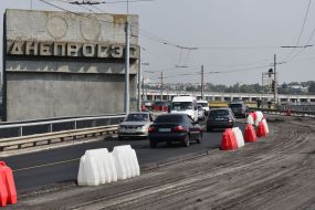 Repair work on the Dnipro hydroelectric dam