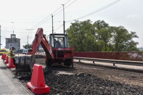 Repair work on the Dnipro hydroelectric dam