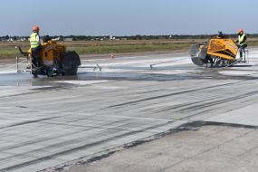 Repair work on the runway