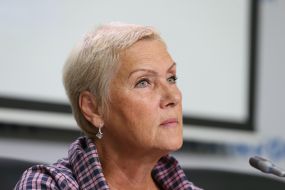 Елена Зенина