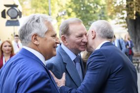 Олександр Кваснєвський, Леонід Кучма та Григорій Суркіс