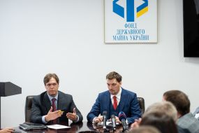 Oleksiy Goncharuk and Dmytro Sennichenko