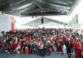 Участники офіційного відкриття  заводу-фракціонатору