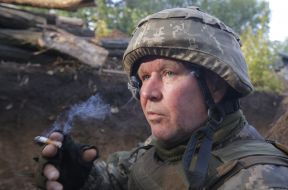 Ukrainian servicemen