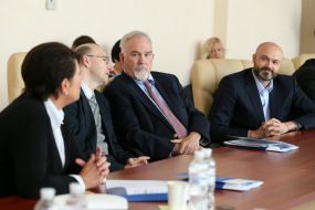 Роберт Бонд та Тимур Хромаєв