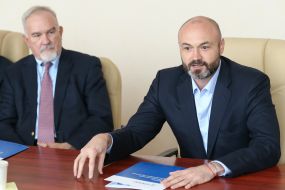 Роберт Бонд та Тимур Хромаєв