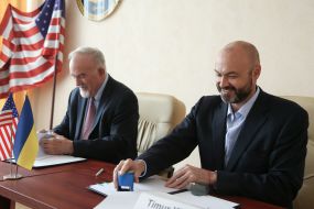 Роберт Бонд та Тимур Хромаєв