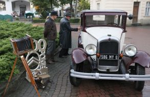 Презентація вінтажного автомобіля «AC4 Berline Luxe»