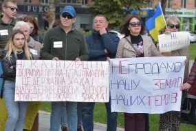 Action "No surrender!"