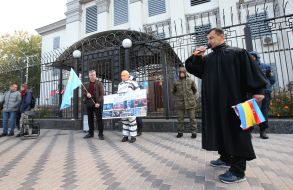 Активист в образе Путина