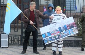 Активист в образе Путина