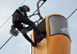 Учения по спасению пострадавших с высоты