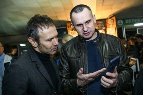 Svyatoslav Vakarchuk, Oleg Sentsov