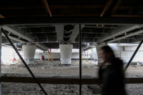 Установленный над проспектом Победы пролет нового Шулявского моста