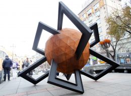 The Sculpture "The Confrontation"