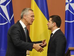 Volodymyr Zelenskiy and Jens Stoltenberg