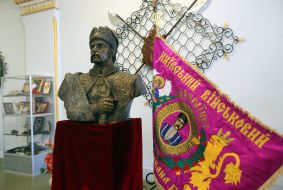 Ivan Bohun's bust and the flag of the Ivan Bohun Military Lyceum