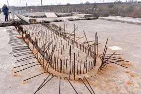 Construction of a bridge across the Dnipro