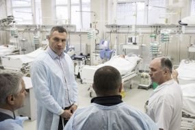 Vitali Klitschko inspected the repairs of the ambulance hospital