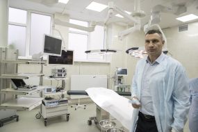 Vitali Klitschko inspected the repairs of the ambulance hospital