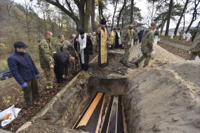 Перепоховання останків 72 загиблих воїнів