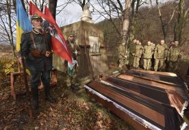 Перепоховання останків 72 загиблих воїнів