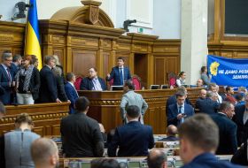 Руслан Стефанчук, Дмитро Разумков  та народні депутати