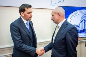 Oleksiy Honcharuk, Matti Maasikas