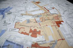 Map of the Maidan with key locations of security guards, protesters, barricades