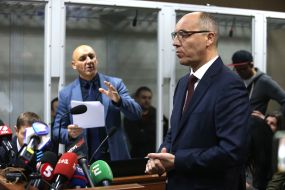 Андрей Парубий дает показания в Святошинском суде Киева