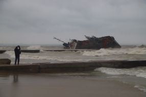 The tanker "Delphi"