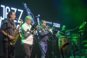 Members of the British Incognito band