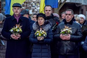 Участники мероприятий по случаю Дня памяти жертв голодоморов