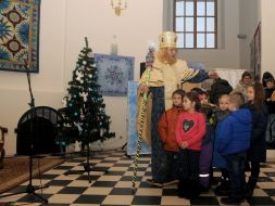 Saint Nicholas with children