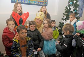 Saint Nicholas with children