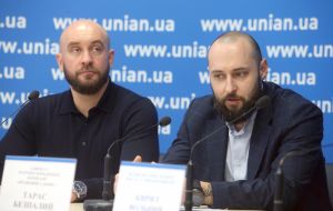 Roman Bochkala, Taras Bezpalyy