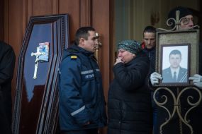 Церемония прощания с погибшим сотрудником ГСЧС Сергеем Шатохиным