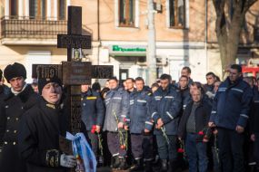 Церемония прощания с погибшим сотрудником ГСЧС Сергеем Шатохиным