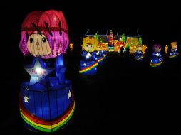 Фестиваль гигантских китайских фонарей на Певческом поле