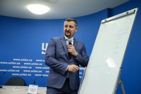 Владислав Добош