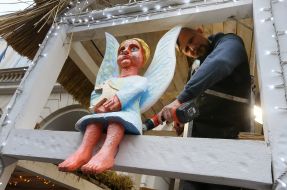 Anton Lubiy sets angel