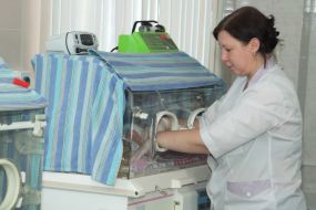 The nurse at the newborn in Cubase