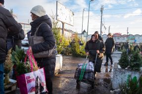 Пожилая женщина