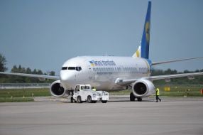 Літак авіакомпанії МАУ