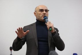 Евгений Дыхне