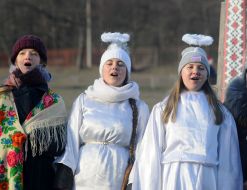 Participants in the ethnographic entertainment program "Meeting with St. Nicholas"