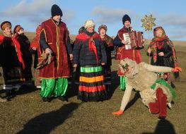 Participants in the ethnographic entertainment program "Meeting with St. Nicholas"