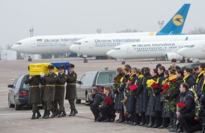 Церемонія вшанування пам’яті загиблих українців унаслідок катастрофи літака