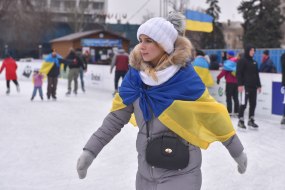 Участница флешмоба на катке