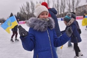 Участница флешмоба на катке